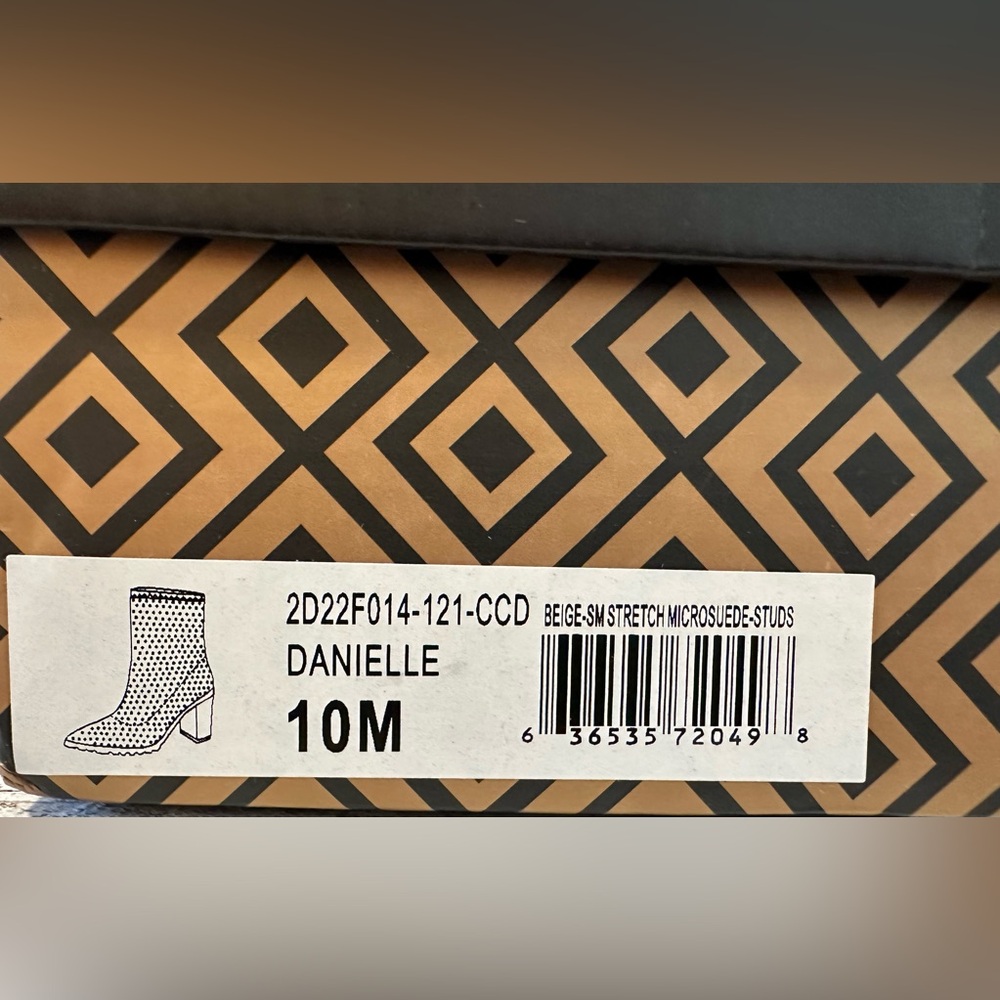 Charles by Charles David Danielle Heeled Boot - NIB - Picture 9 of 9